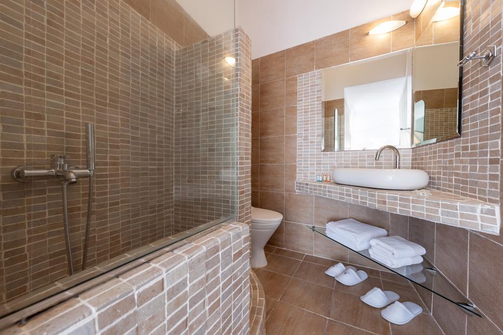 Red Cliff Villa 2Bedroom Villa With Caldera View And Plunge Pool Akrotírion Стая снимка